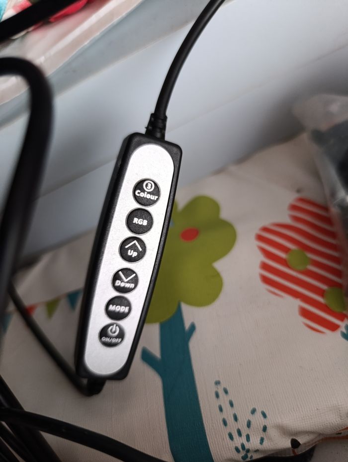 Pied lumière avec télécommande sur fil - photo numéro 3