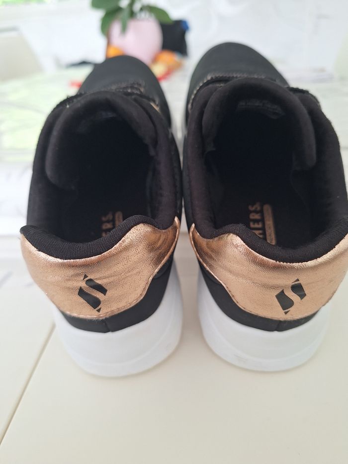 Baskets pointure 33 Skechers. - photo numéro 3