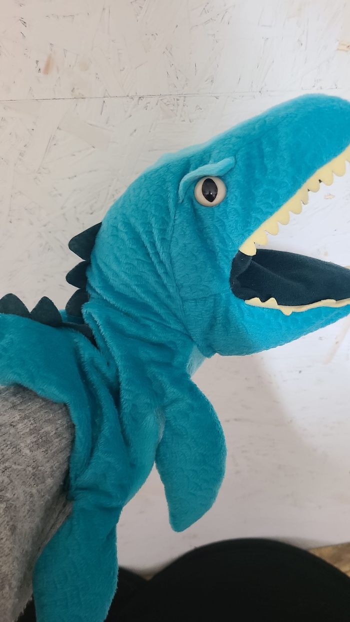 Peluche Puppet Jurassic World 25 cm - photo numéro 2