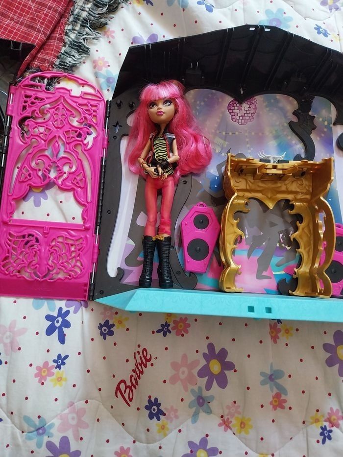 Monster High 13 Wishes Souhaits Room Party Discothèque et poupée Howleen Wolf - photo numéro 2