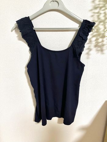 Très beau haut débardeur bien habiller  à bretelles pour femme