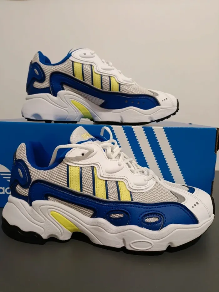 Baskets sneakers adidas ozweego