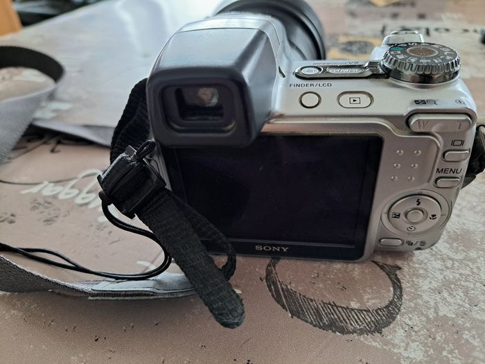 Appareil photo Sony dsc H5 - photo numéro 6