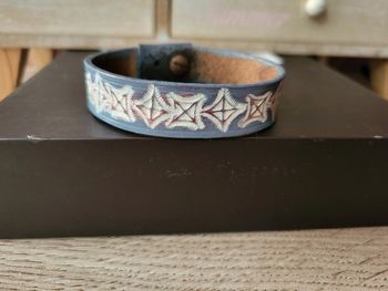 Bracelet en cuir bleu