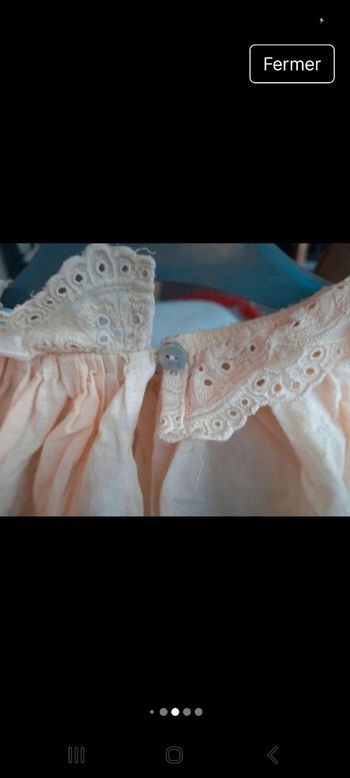 Pull en laine avec un grand col en dentelles de chez zara