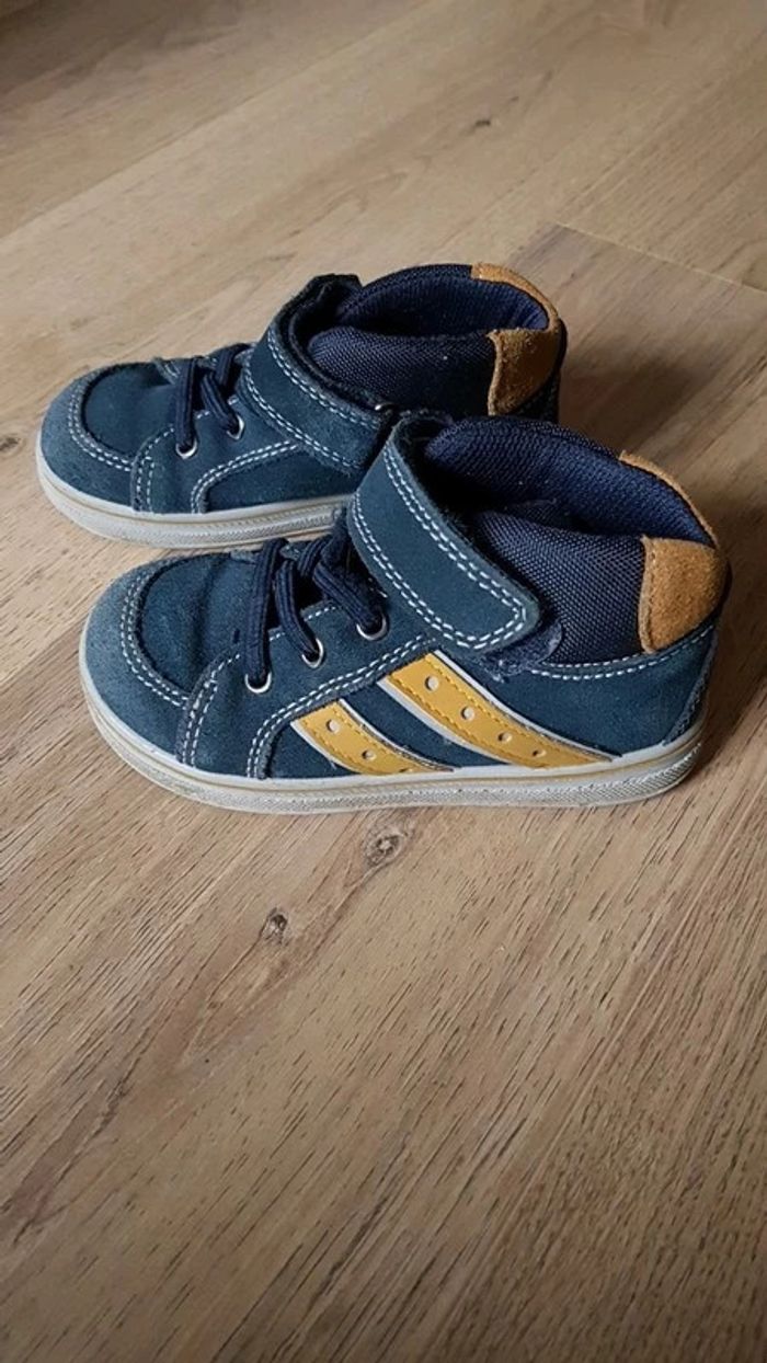 Chaussures taille 24 - photo numéro 2