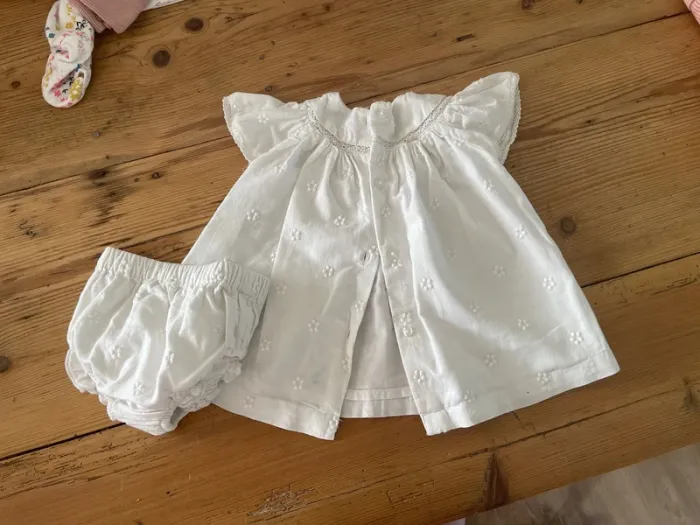 Ensemble broderie verbaudet 1 mois - photo numéro 2