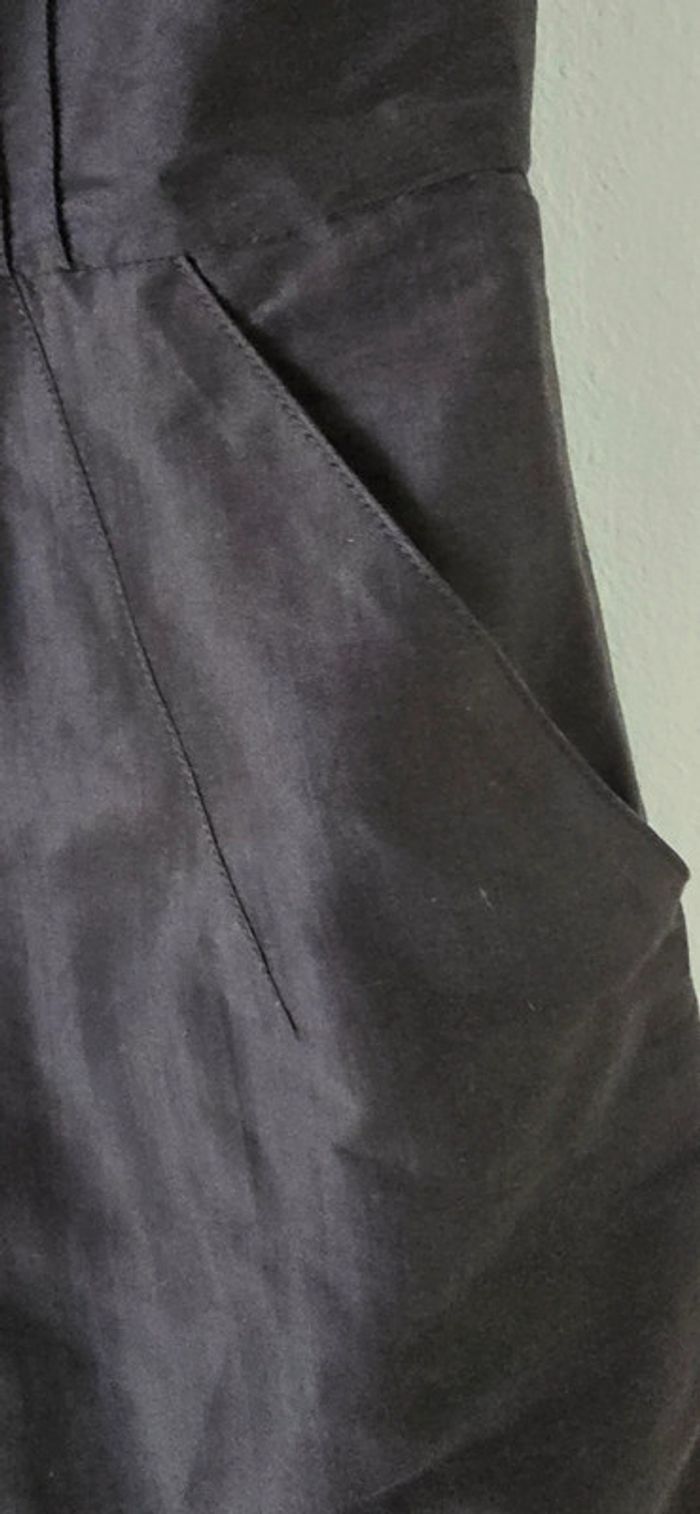 Petite robe noire avec poche marque Caroll 25%soie - photo numéro 13