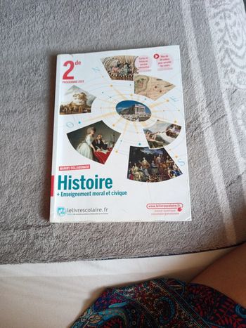 Livre d'histoire seconde