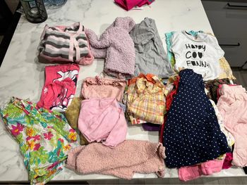 Lot de 37 pièces fille 6 mois