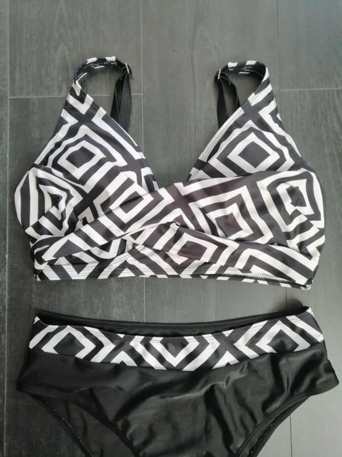 Maillot deux pièces - photo numéro 2