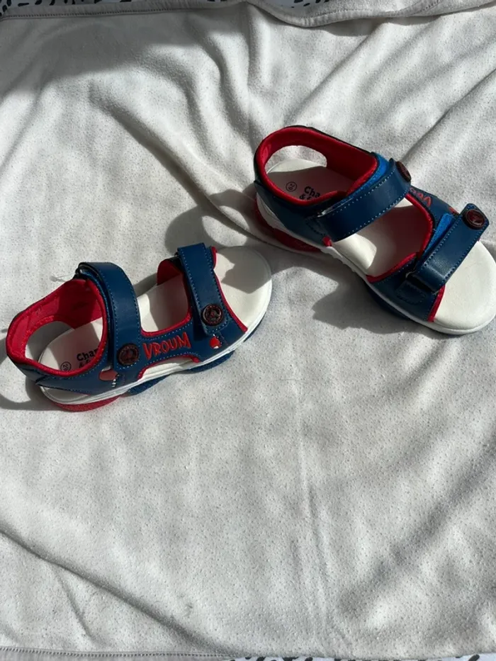 Sandalette lumineuse - photo numéro 3