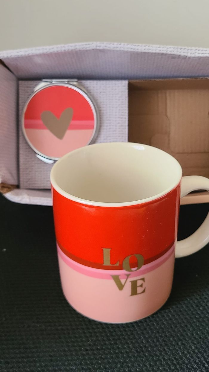 Cocooning Coffret LOVE tasse et miroir - photo numéro 2