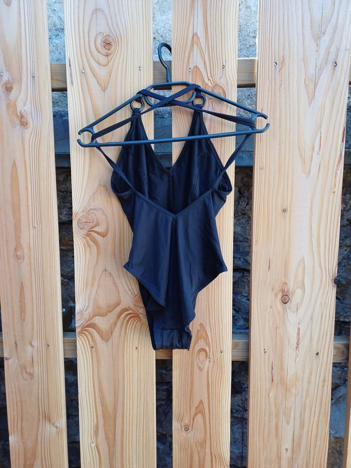 Joli maillot de bain une pièce noir dos croisé taille 38 - photo numéro 6