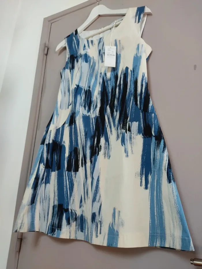 Robe mi-longue neuve M 38 style originale peinture art - photo numéro 4