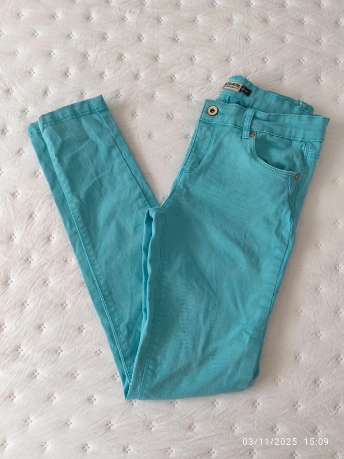 Pantalón pitillo de tiro medio / bajo de color azul turquesa de Pull and bear - photo numéro 2