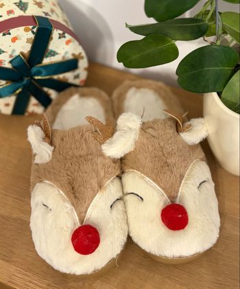 Pantoufles renne Noël femme 38-39 – chaussons doudou fourrés marrons neufs