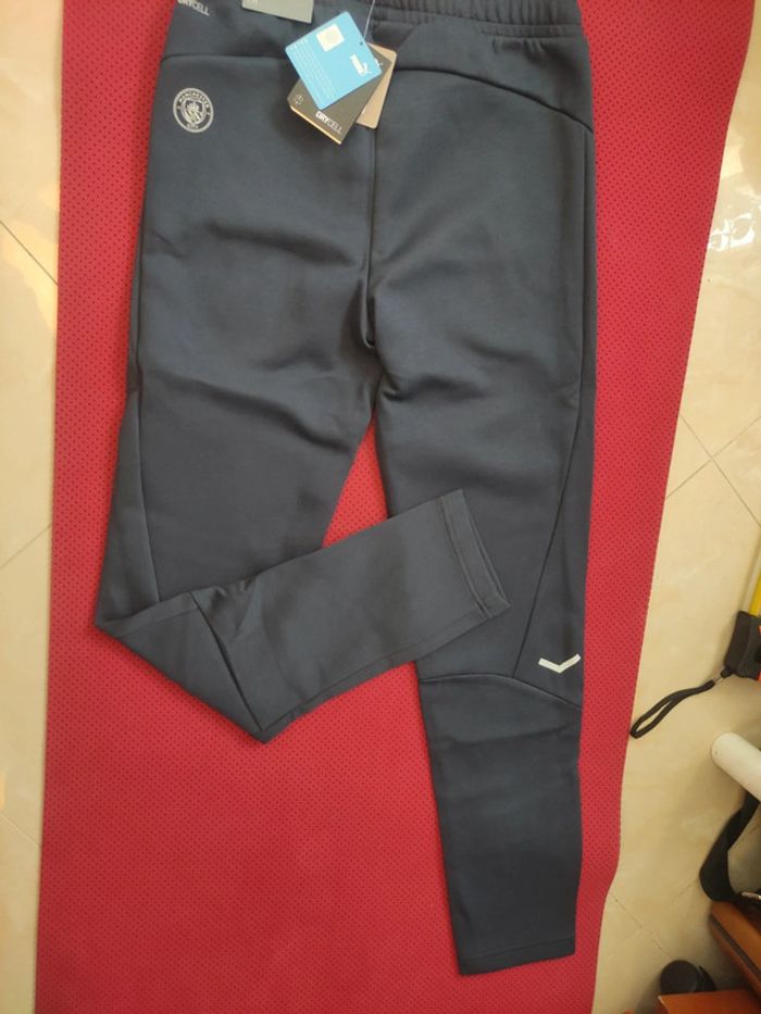 Pantalon de foot Manchester City, Puma Authentique Officiel taille enfant 13/15 ans, Neuf - photo numéro 9