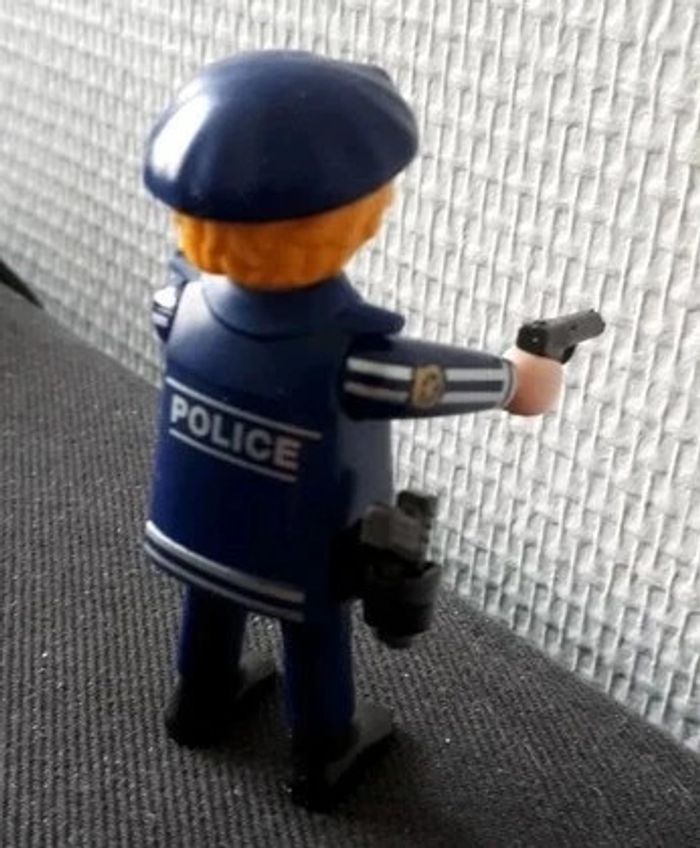Policière playmobil serie - photo numéro 2