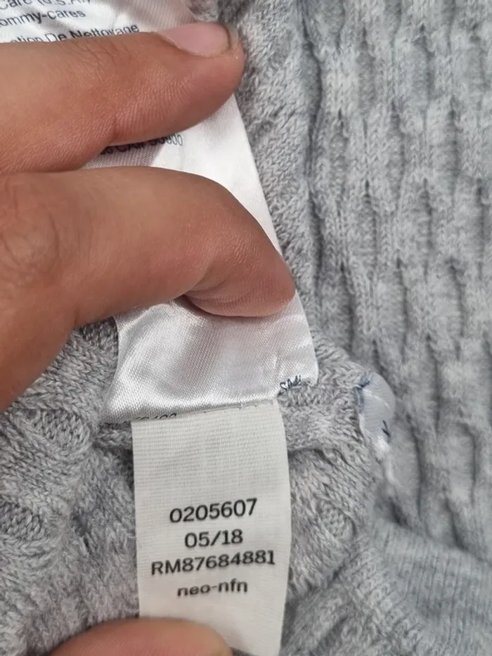 Pull gris Tommy Hilfiger – Taille M Femme (mesures en photos) - photo numéro 12