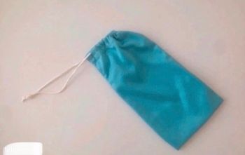 Etui a lunettes en tissu bleu avec cordon de serrage Décathlon