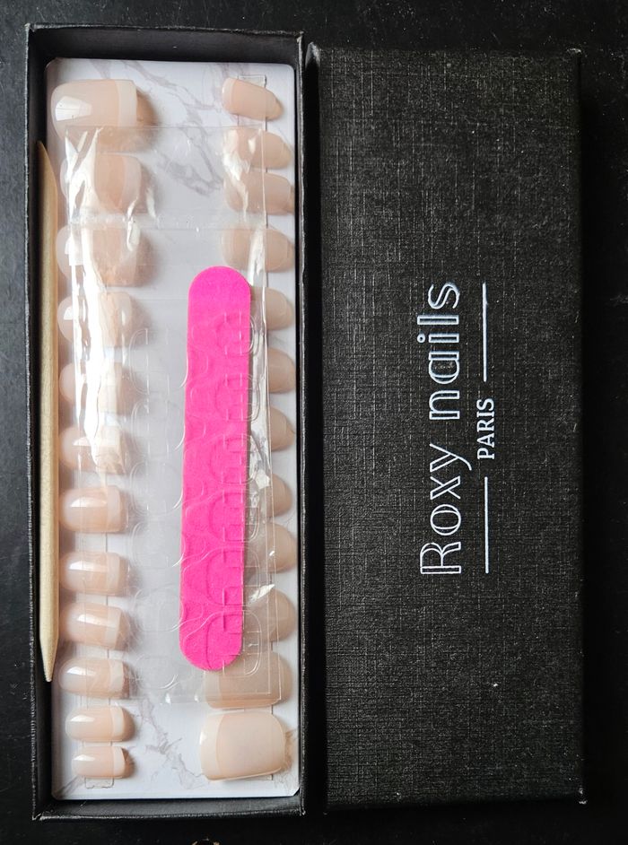 Ongles Roxy Nails - photo numéro 3