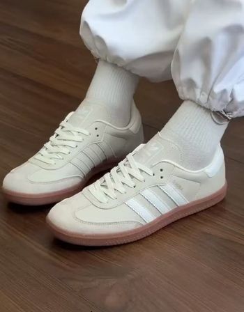 40:En stock : Baskets classiques ADIDAS ORIGINALS SAMBA OG. Un modèle plébiscité par les célébrités