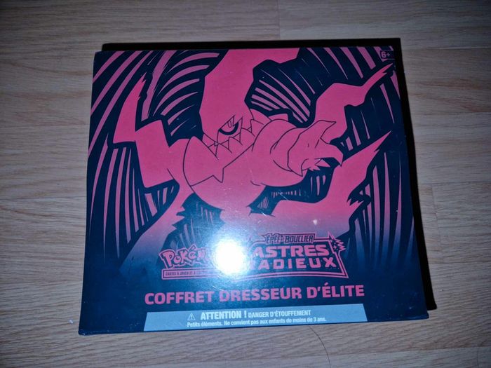 Etb astres radieux coffret dresseur d elite
