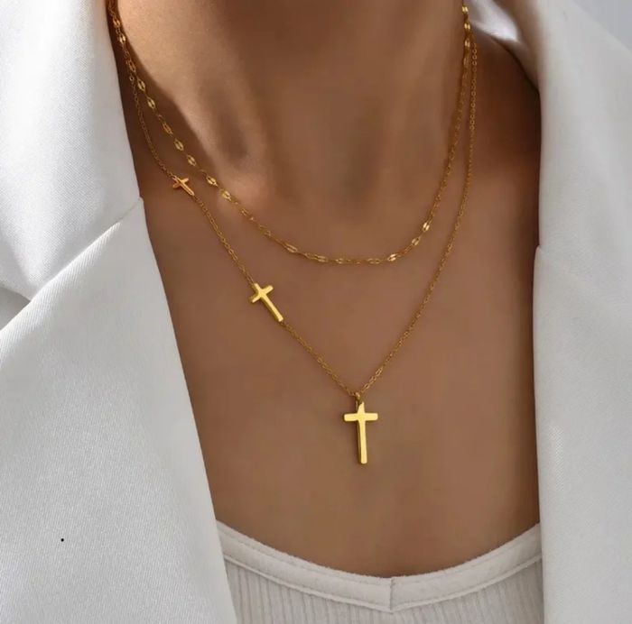 Collier doré croix en acier inoxydable