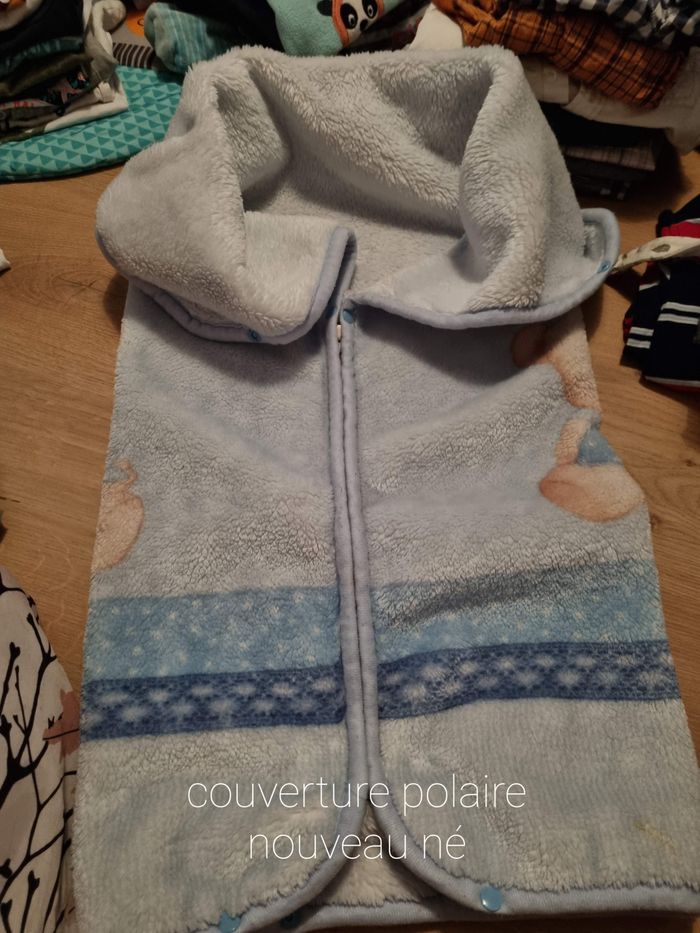 Lot et ensemble (ensemble et combinaison 20euro) et les 2 veste 25 euro - photo numéro 4