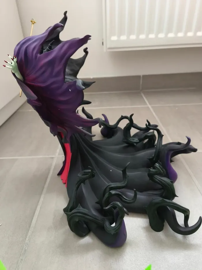 Figurine maléfique en édition limitée - Disney Showcase - photo numéro 2
