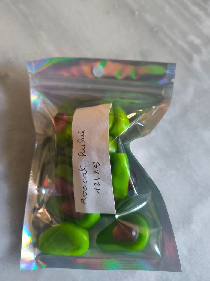 100g d'avocat+ un peu de bonbons brosse à dents date courtes