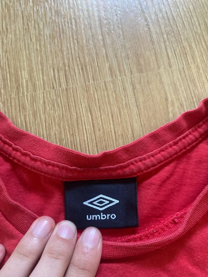 T shirt Umbro rouge taille S homme - photo numéro 3