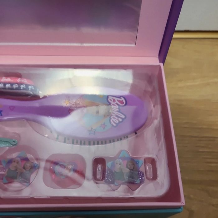 Superbe coffret barbie neuf - photo numéro 9