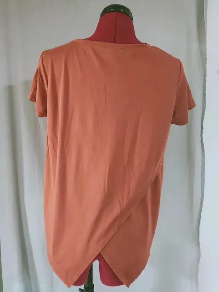 T shirt croisé dans le dos