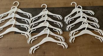 Lot de 14 cintres 