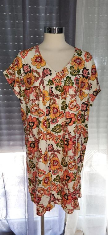 Robe à fleurs colorées – taille L– parfaite pour l’été