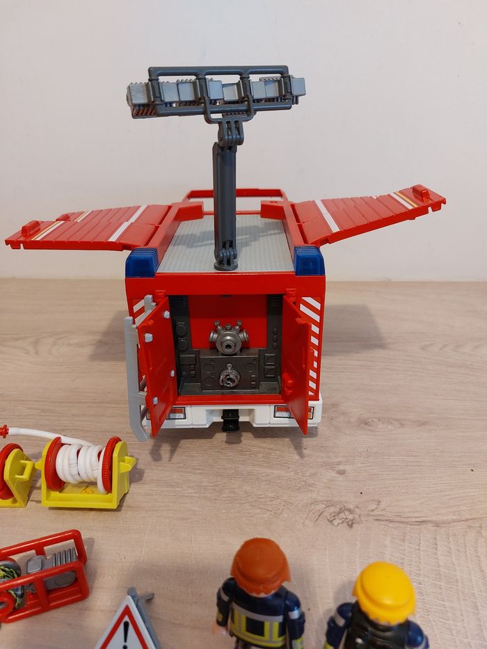 Camion de pompiers playmobil - photo numéro 7
