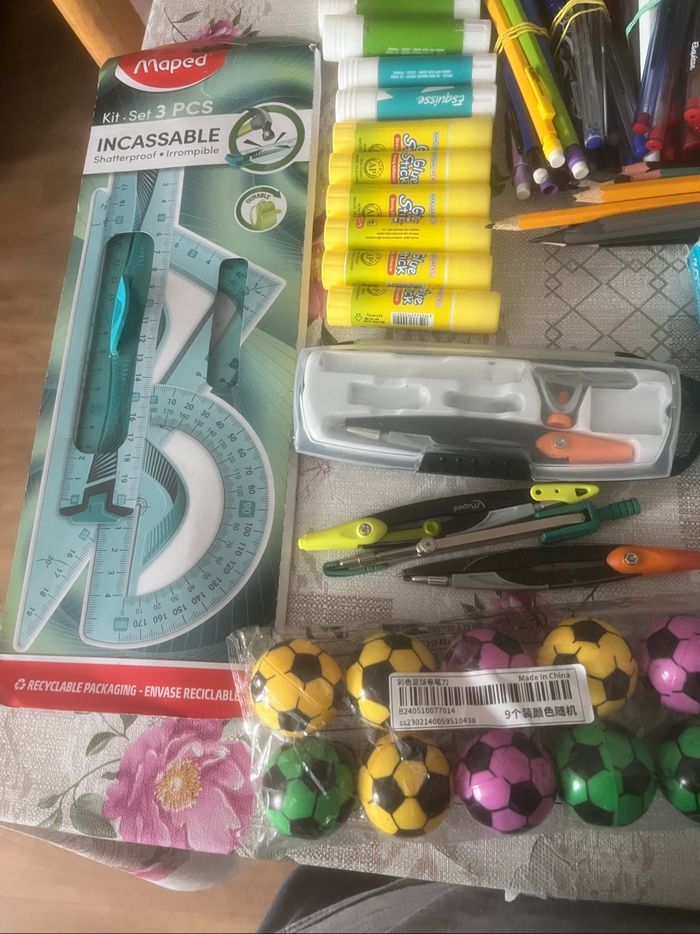 Lot de fournitures scolaires - photo numéro 8