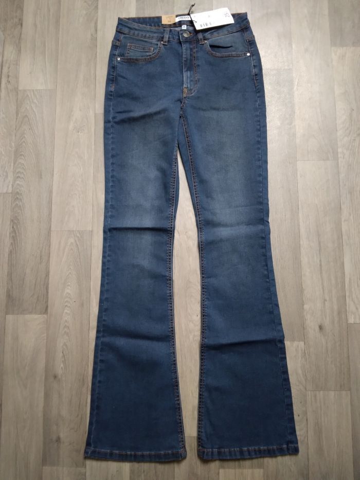 Jeans bootcut femme T.36 neuf - photo numéro 1