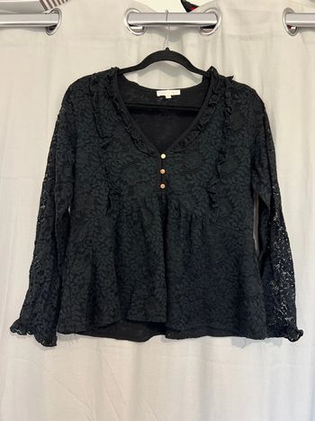 Haut en dentelle noir