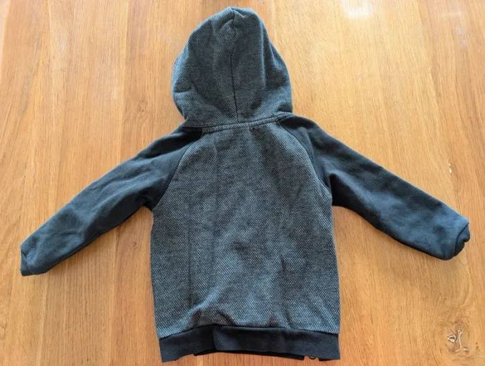 Sweat à capuche garçon 4 ans noir - photo numéro 3