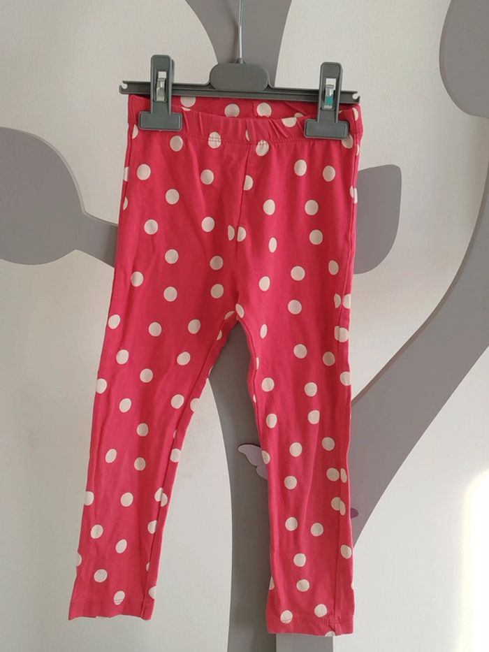 Legging long rose à pois blanc Kiabi taille 5 ans