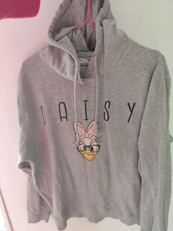 Pull à capuche gris daisy disney