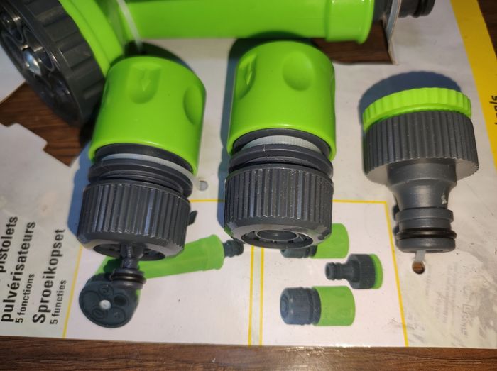 Lot de Pistolets pulvérisateur et accessoires neuf KINZO - photo numéro 2