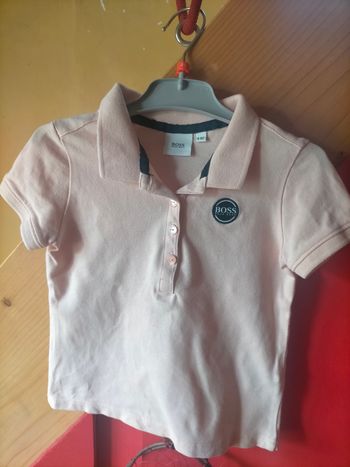 Très beau polo Hugo Boss 4 ans