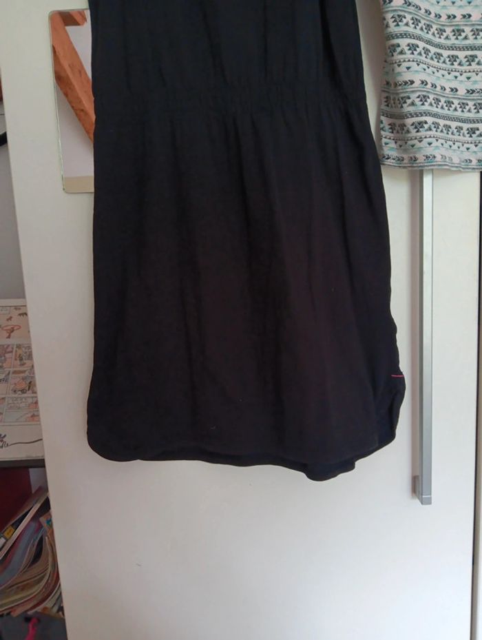 Robe été noire et débardeur fines bretelles - photo numéro 3