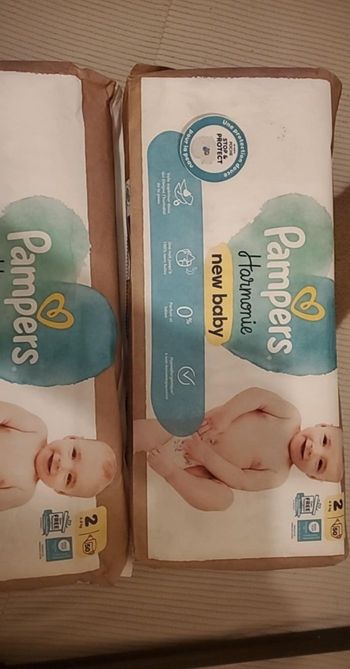 Lot 2 paquets de couches pampers harmonie taille 2 à 17€