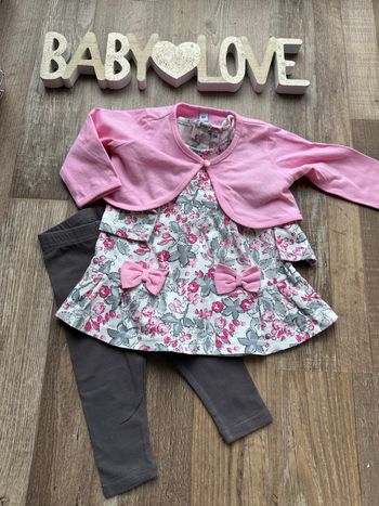 - Ensemble - 6 mois - Très bon état