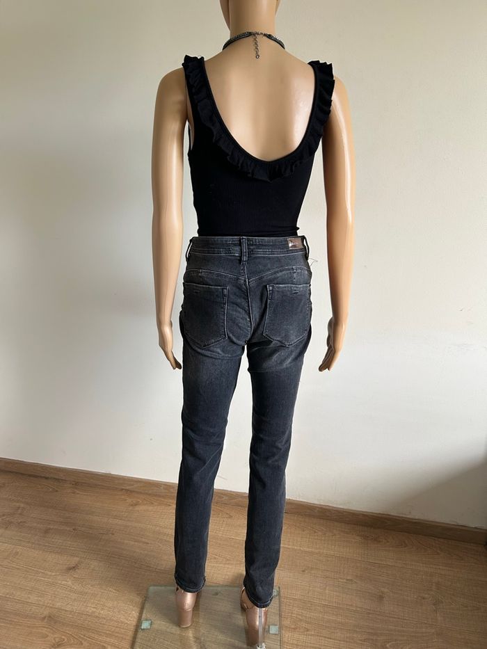 Jean noir délavé avec strass Kaporal taille W32 et L32 TBE - photo numéro 6